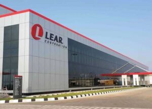 شركة لير مكناس لصناعة السيارات LEAR CORPORATION MEKNES تعلن عن توظيف 100 عامل وعاملة لتركيب أجزاء السيارات بصالير يصل الى 3000 درهم