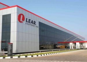 شركة لير مكناس لصناعة السيارات LEAR CORPORATION EL HAJEB تعلن عن توظيف 300 عامل وعاملة لتركيب أجزاء السيارات بصالير يصل الى 3111 درهم