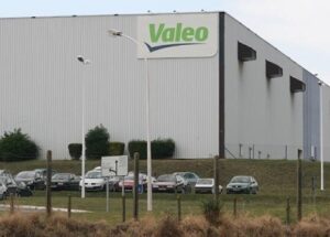 بشرى للعاطلين .. شركة “Valeo ” تطلق حملة توظيف للشباب حاملي الشواهد باك+2 فما فوق